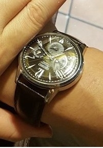 請問這支腕錶型號