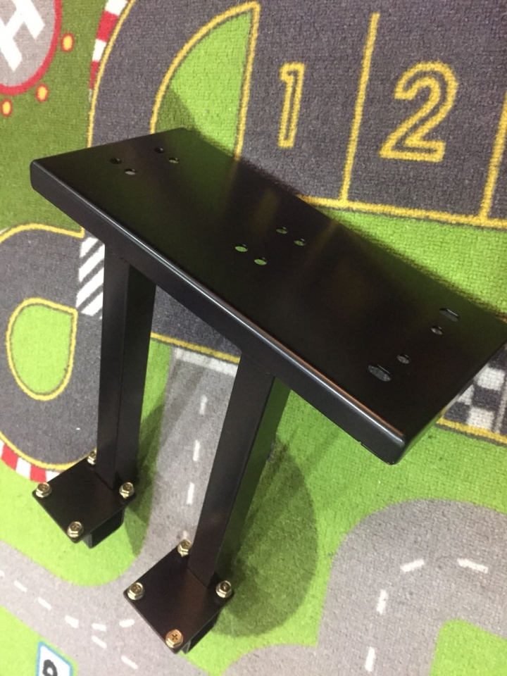 Thrustmaster手煞車與小豬牌排檔架