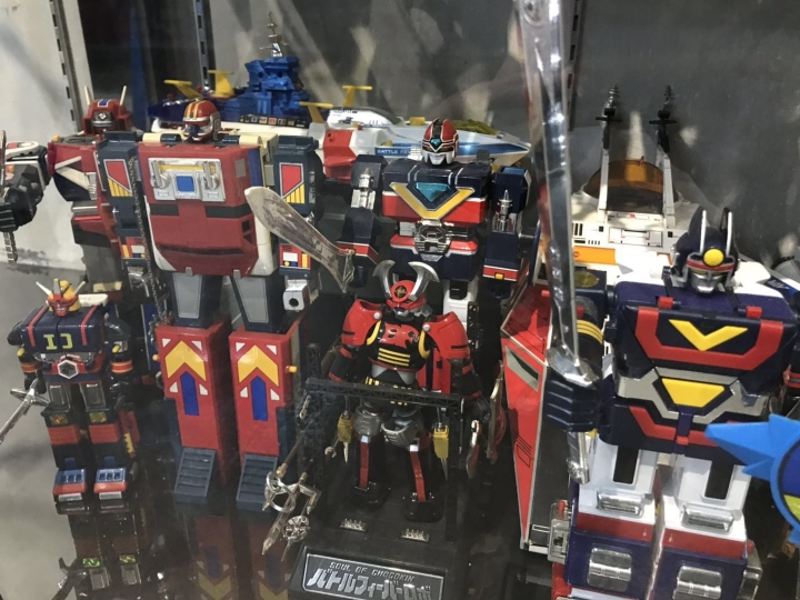 滿屋子的hottoys