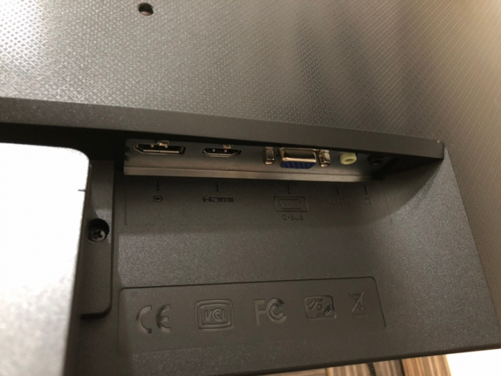 女友就是愛大的…BenQ GW2780開箱 Feat. BenQ智能掛燈