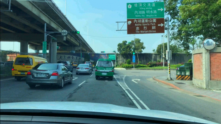 前擋隔熱紙隱密好、高隔熱、超清晰又不含金屬材質的推薦?