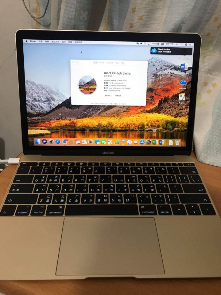 MacBook