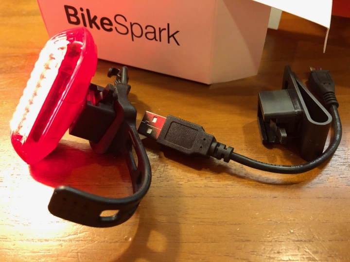 全新BikeSpark BKS-G3 自動感應尾燈 自動啓閉 煞車警示 10LEDs, USB充電 35流明