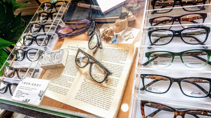 高雄配眼鏡 三民區樂活眼鏡LOHAS高應大店 瀟灑走一回