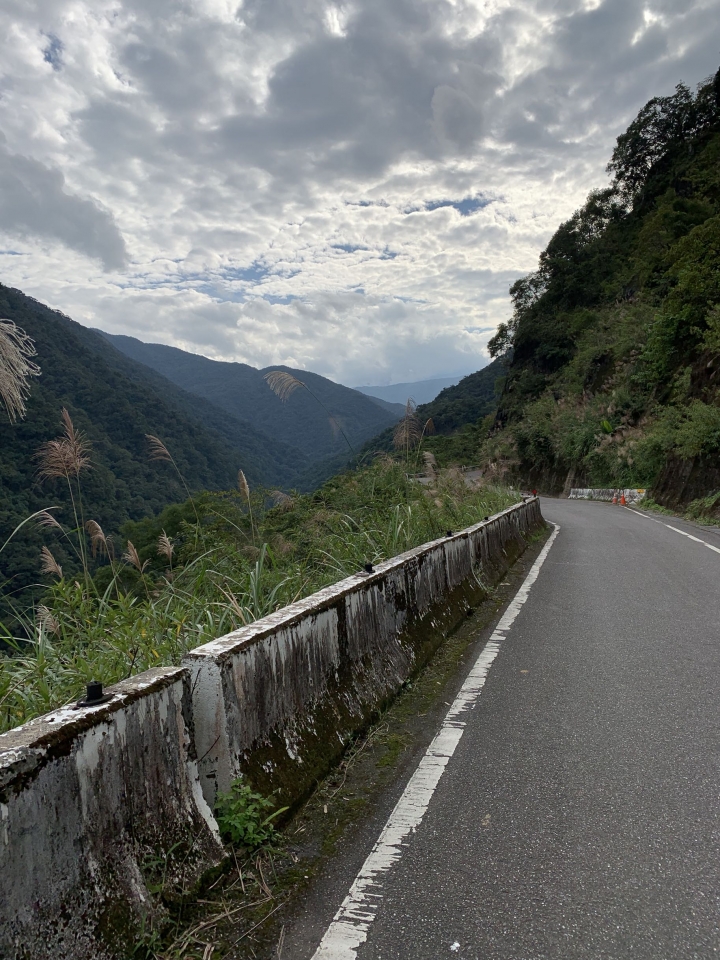 烏來信賢段山路試騎