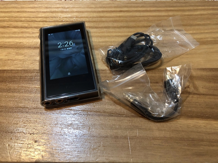 Fiio M9 Hi-Fi 無損音質高解析音樂播放器，支援2.5mm平衡輸出及藍牙傳輸
