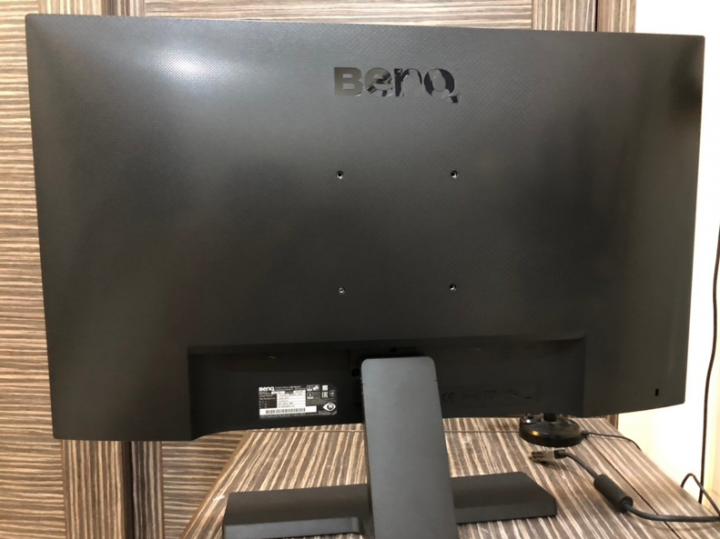 女友就是愛大的…BenQ GW2780開箱 Feat. BenQ智能掛燈