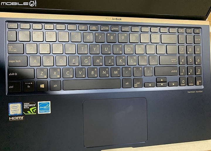 資訊月新機入手 Zenbook UX533FD 皇家藍 快速開箱
