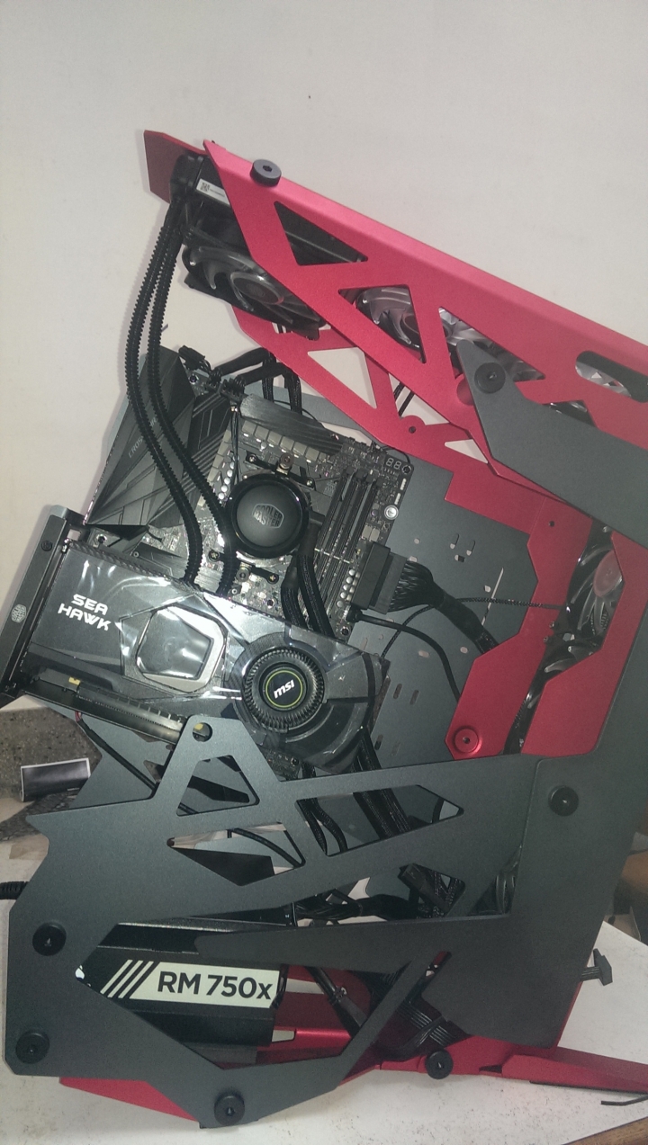 MSI 海鷹 2080Ti 不爽他不發光的風扇 換了它