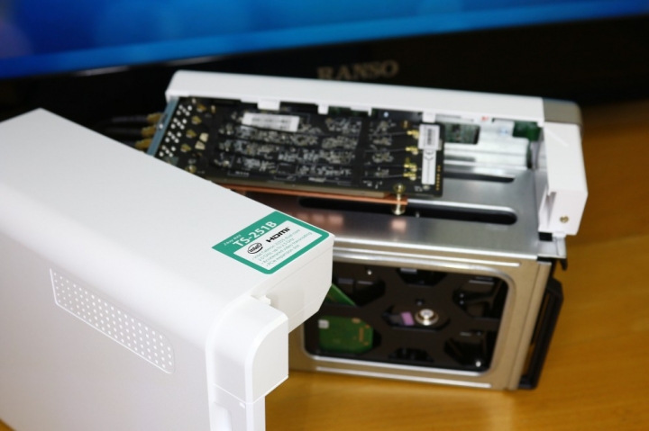 實測平價級NAS《QNAP TS-251B》透過PCIe無限延展機能