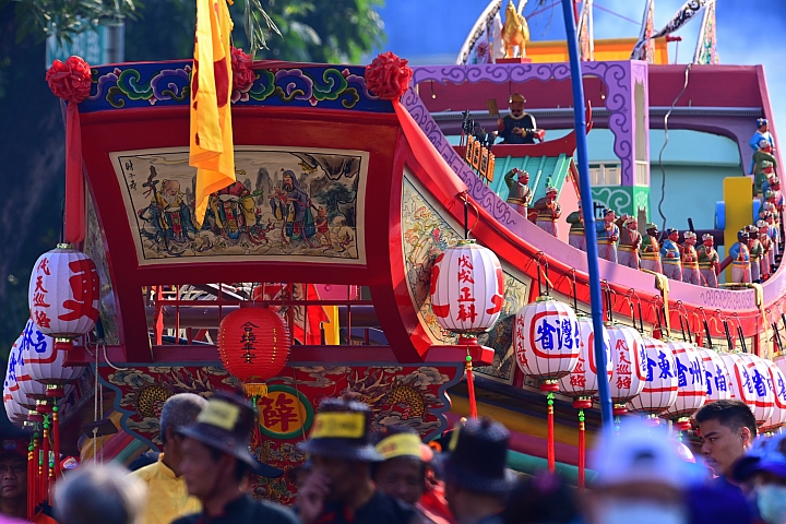 南州三年一科迎王祭典燒王船隔天做Luxgen S3十三萬公里定保