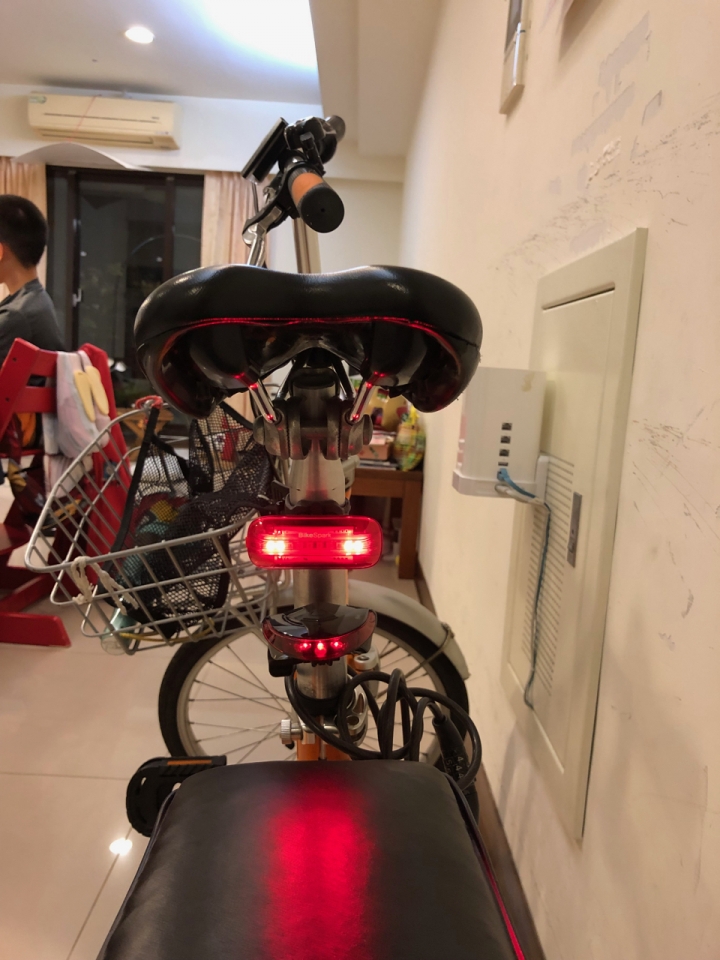 全新BikeSpark BKS-G3 自動感應尾燈 自動啓閉 煞車警示 10LEDs, USB充電 35流明