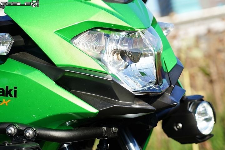 Kawasaki Versys-X 300 Tourer 配備滿載的越野旅行者