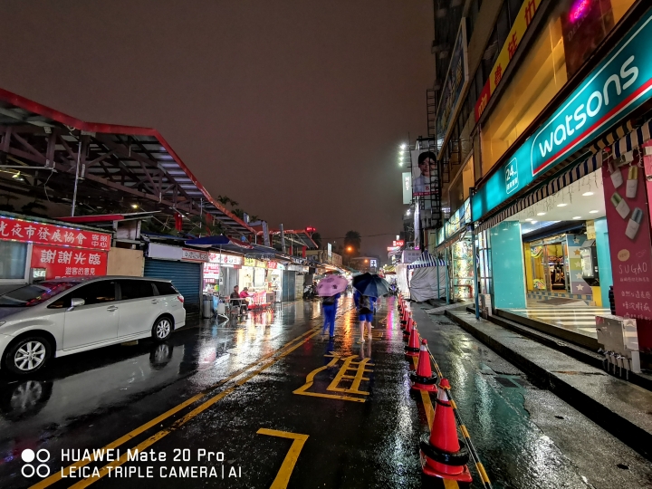 HUAWEI Mate 20 Pro不專業開箱與綠光測試結果（內附夜景比較圖）