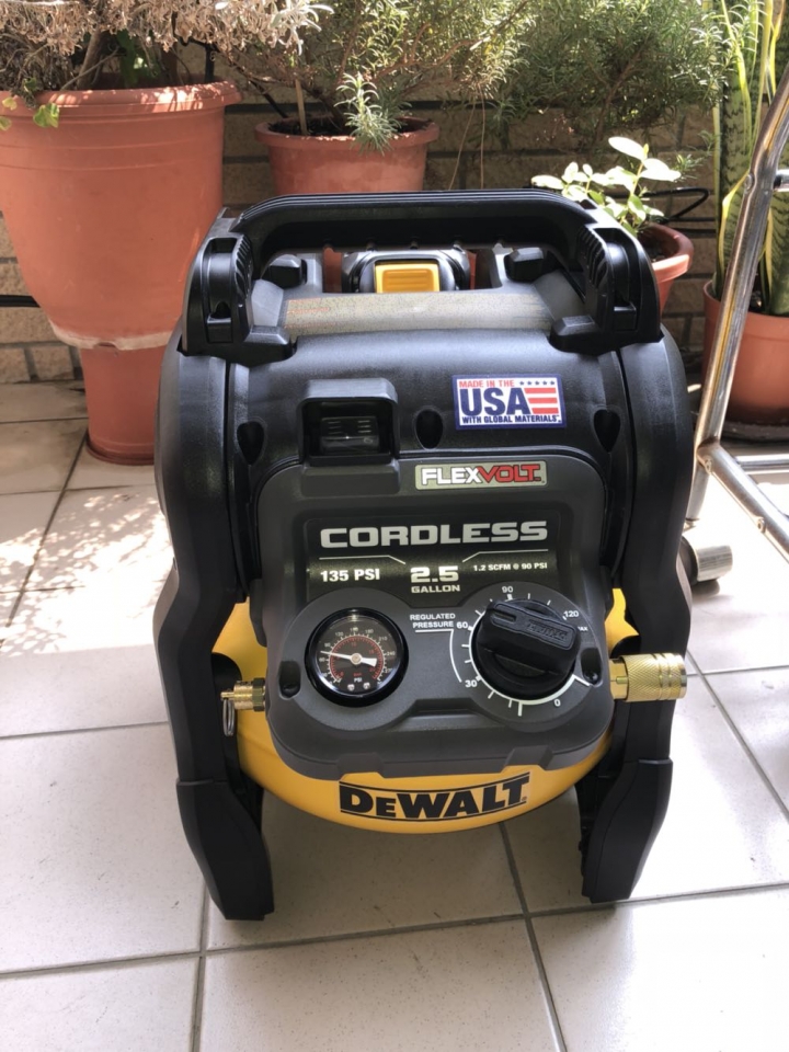 粗獷、狂野遠從千里來相聚 DeWalt DCR-025 手提音響