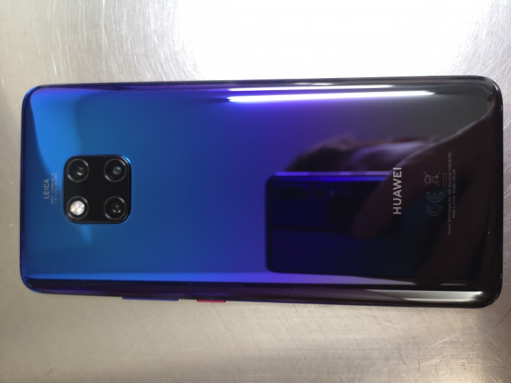 HUAWEI Mate 20 Pro不專業開箱與綠光測試結果（內附夜景比較圖）