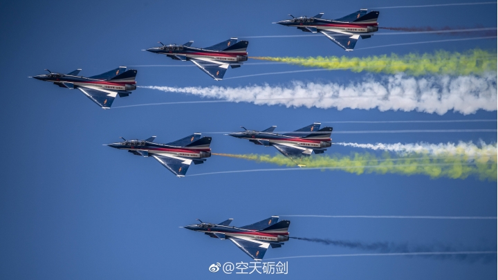 八一飛行表演隊這次飛得不錯