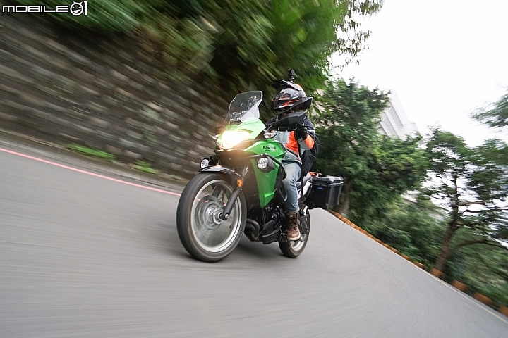 Kawasaki Versys-X 300 Tourer 配備滿載的越野旅行者