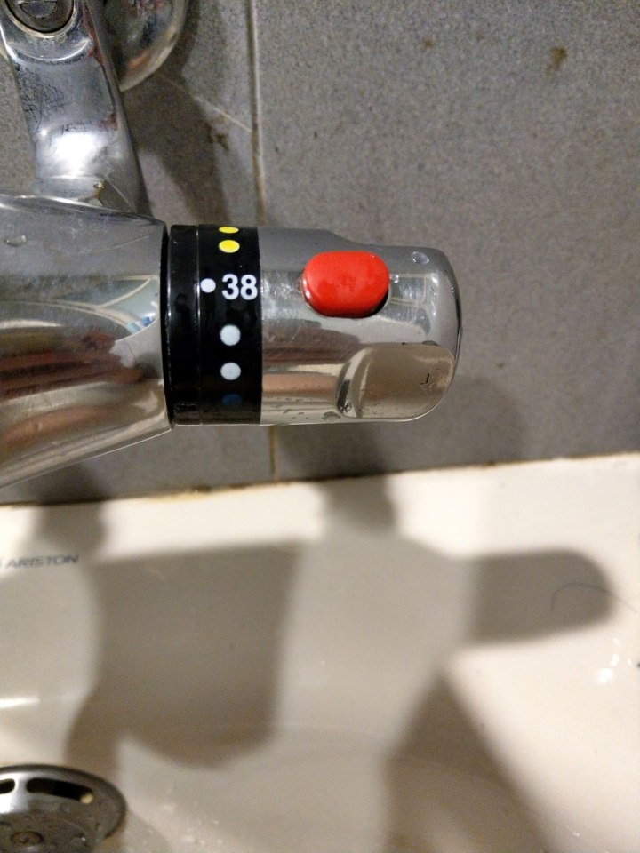 浴室 恆溫水龍頭 溫度調節 溫控器 轉動 故障，維修問題請教