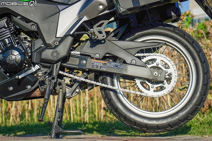 Kawasaki Versys-X 300 Tourer 配備滿載的越野旅行者