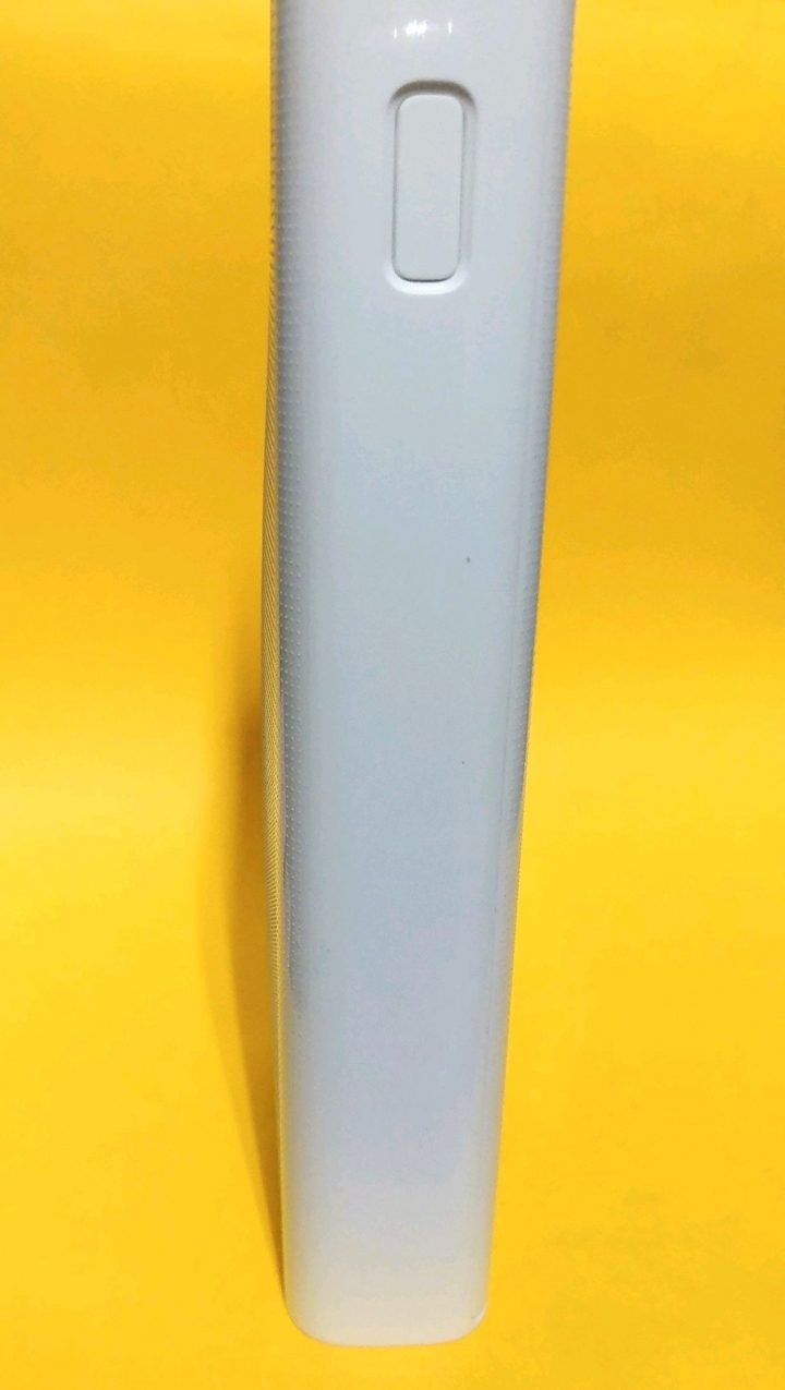 小米行動電源二20000膨脹，嚇死我的毛，有圖