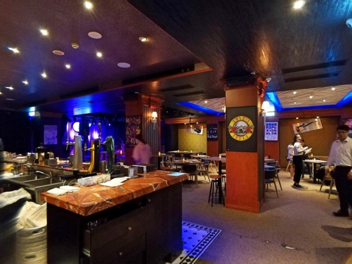 [台北光華商場三創]Rocket Music 音樂火箭餐廳 -- 現場演唱調酒餐廳 （近忠孝新生捷運站）