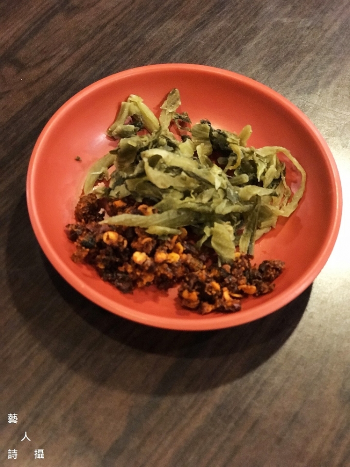 牛肉麵界扛霸子.巨大牛小排麵.老兵曾王記牛肉麵