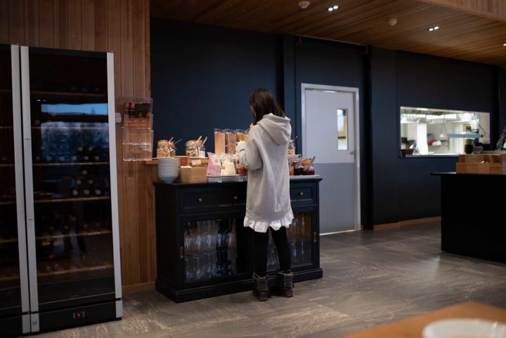 芬蘭自駕3000公里：羅瓦涅米住宿首選—雪人格拉斯 Snowman World Glass Resort 蒸桑拿＋戶外按摩浴缸的雙重享受