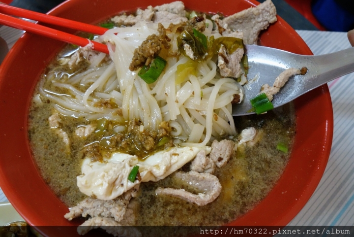 『桃園食記』- 平鎮區貿三路.李燕雲南米干 / 忠貞市場 / 眷村美食 / 眷村小吃 / 中壢美食