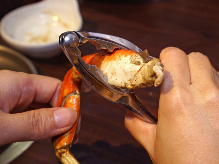 [食記] 天鍋宴。新鮮高檔海鮮食材、天母聚餐首選。秋天吃蟹大推--黃金蟹雙人鍋(近芝山站)