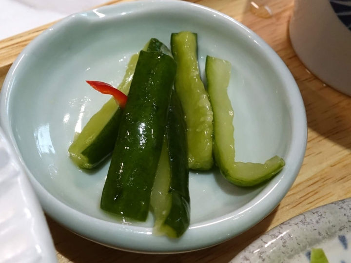 [食記] 新竹。皿富器食 min food。日系風格定食 講究食材的美味餐廳! 好評推薦--泰香咖哩雞菲力、豚骨拉麵\x26炙燒牛丼(近巨城)