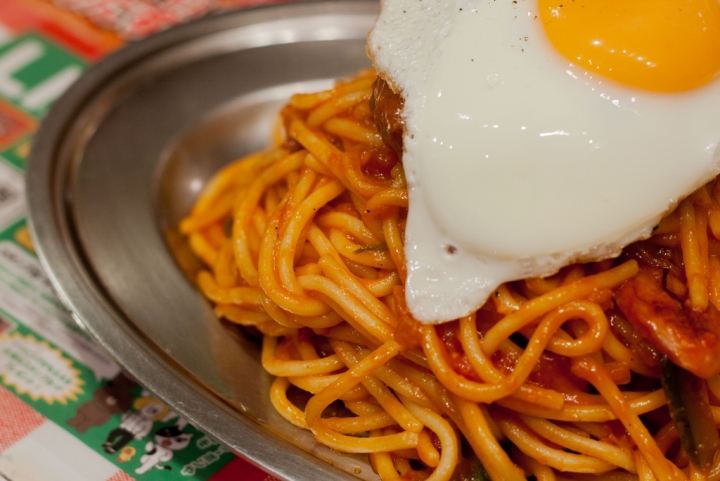 【美食。食記】東京 新橋 日本爸爸激推的老味道 スパゲッティーのパンチョ 新橋店 義大利麵 番茄義大利麵 ナポリタン 紅醬  推薦