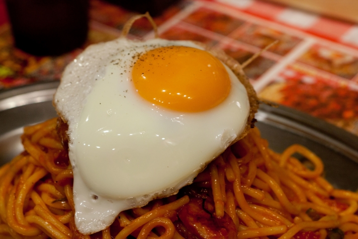 【美食。食記】東京 新橋 日本爸爸激推的老味道 スパゲッティーのパンチョ 新橋店 義大利麵 番茄義大利麵 ナポリタン 紅醬  推薦