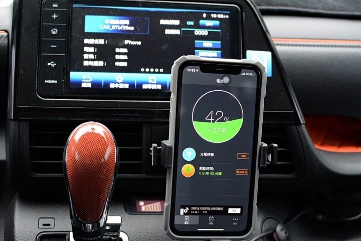 [iPhone  XR週邊]美國Mophie  chargestream Vent Mount  冷氣出風口無線充電車架