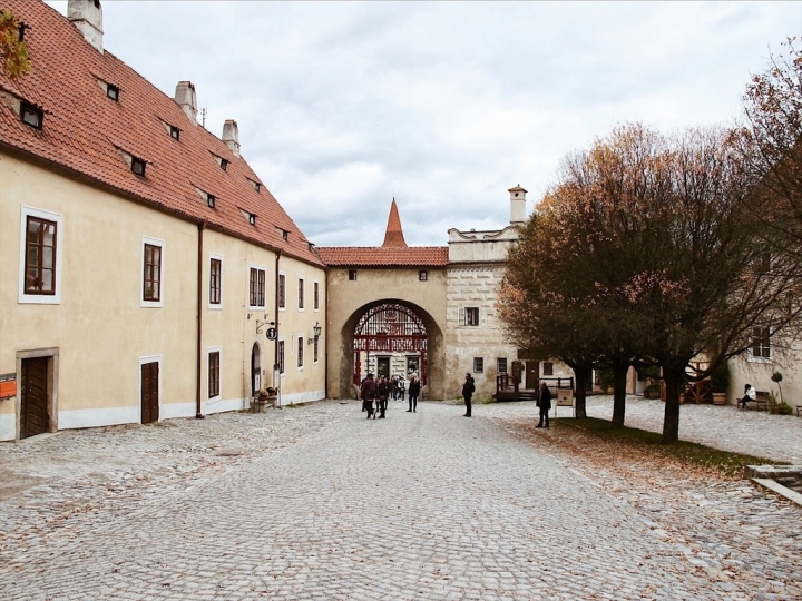 【Cesky Krumlov．走跳】漫遊捷克中世紀童話小鎮-庫倫洛夫城堡與彩繪塔