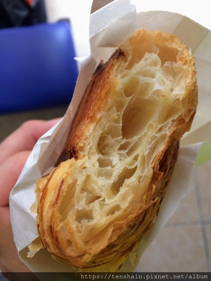 [台北美食]國賓麵包房麝香白葡萄蛋糕~貴得值得！