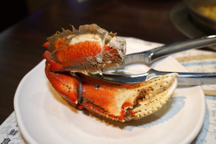 [食記] 天鍋宴。新鮮高檔海鮮食材、天母聚餐首選。秋天吃蟹大推--黃金蟹雙人鍋(近芝山站)