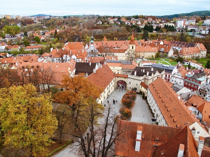 【Cesky Krumlov．走跳】漫遊捷克中世紀童話小鎮-庫倫洛夫城堡與彩繪塔