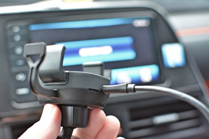 [iPhone  XR週邊]美國Mophie  chargestream Vent Mount  冷氣出風口無線充電車架