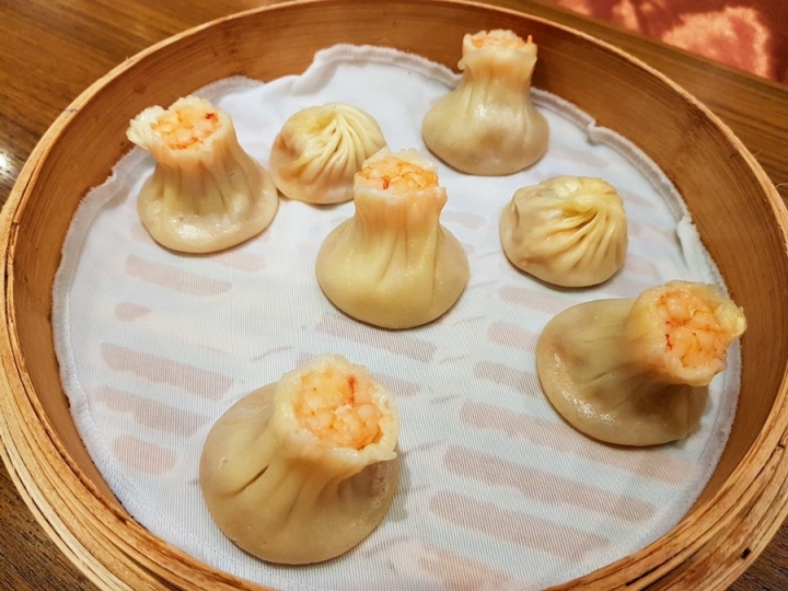 台中市西屯區 鼎泰豐 臺中大遠百店 米其林一星 18摺小籠包 蝦仁炒飯 紅油炒手 2018食記~