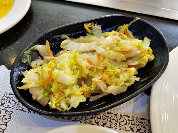 苗栗頭份尚順廣場~紅雅鐵板燒~中午商業午餐168元 泰式打拋肉~食記