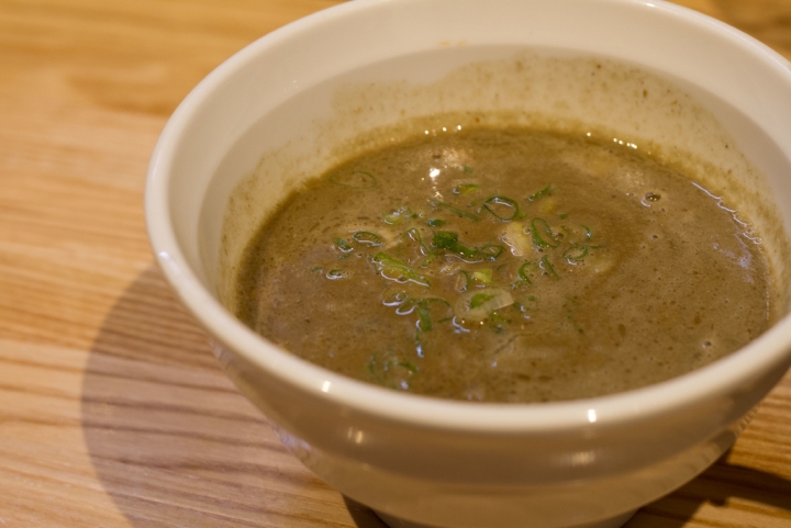 【美食。食記】東京 淺草藏前 透明厚實的貝塩拉麵 拉麵改 らーめん改 拉麵 沾麵 煮干 干貝 推薦