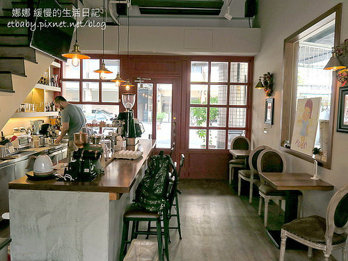 【食記】高雄鼓山|隱密舒適的小店 • 巴西莓果碗~堤貝街咖啡 Tibet St. Coffee