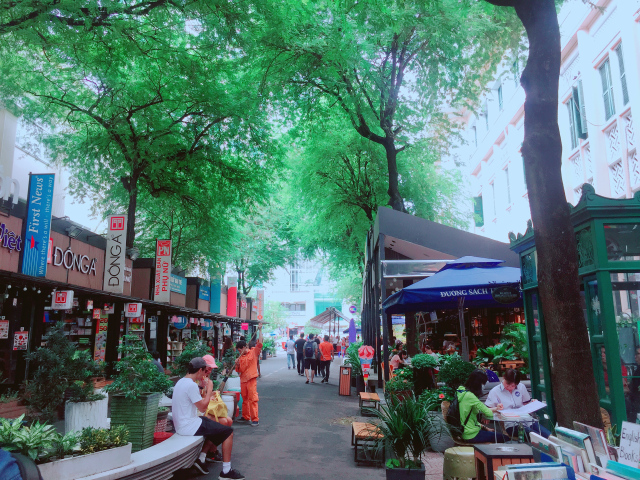 【越南遊記】短短一條街卻超殺底片的書街,IG上大洗版的白沙咖啡廳