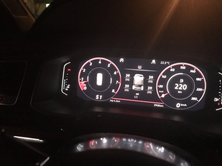 比悲傷更悲傷的故事 就是買了限量66台的POLO GTI 才發現2019年式 多了盲點