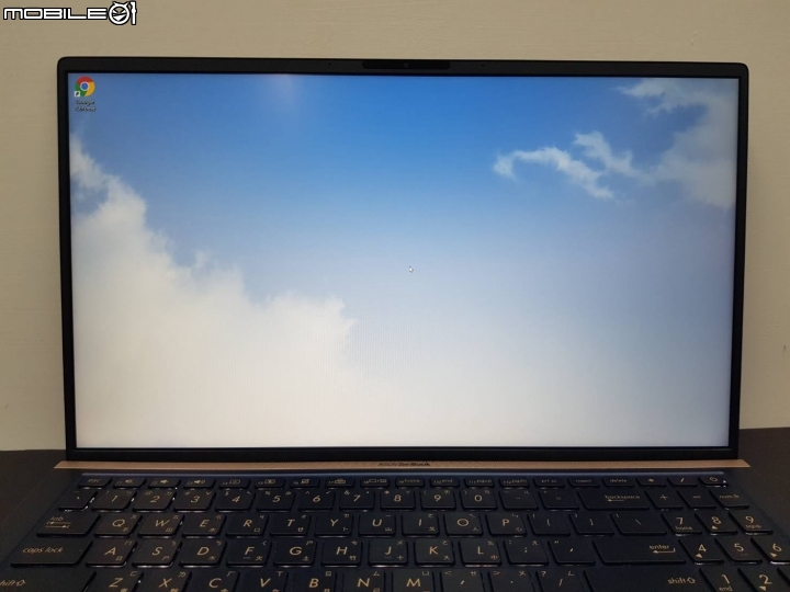 ASUS ZenBook 15 UX533FD皇家藍   15吋也能很輕薄
