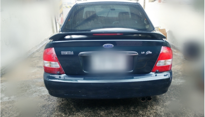 Ford Tierra1.8 Ghia 關箱文