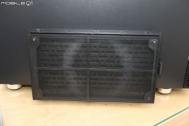 [開箱] Antec P5 低調靜音MicroATX裝機系小機殼