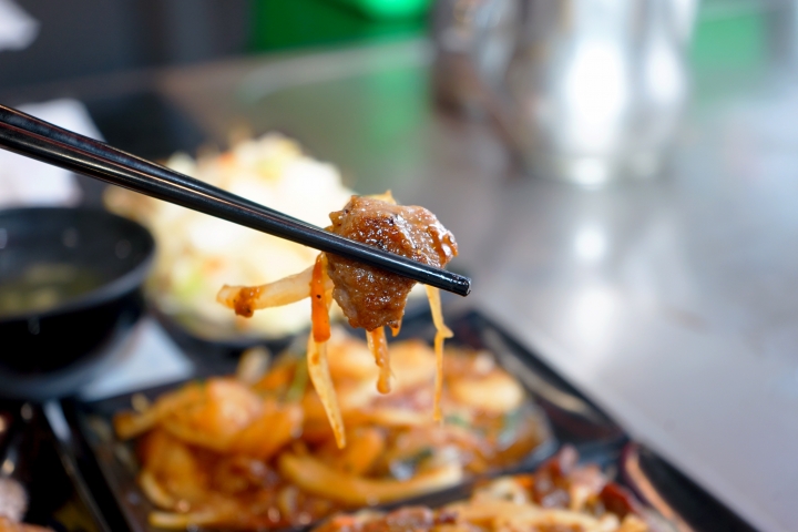 【台南鐵板燒】【永康區】食尚鐵板燒｜消費滿500送百元折價卷｜極品饗宴海陸雙人套餐｜飯湯冰品無限供應｜鐵板快炒道道都下飯