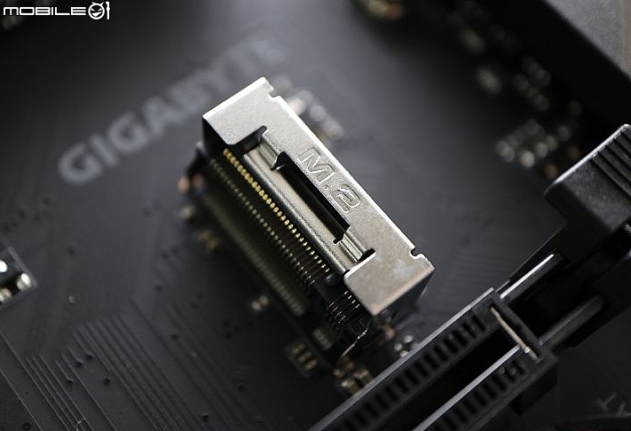 性價比導向供電散熱強化 AORUS 主流菁英 Z390 ELITE 開箱